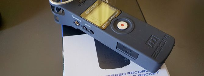 Zoom H1 on box