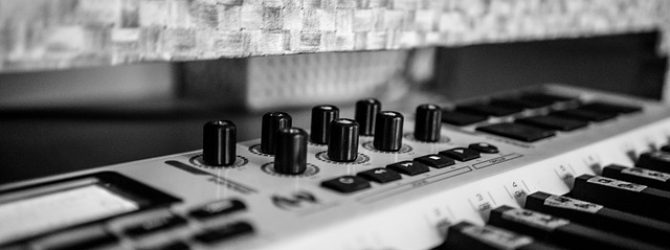 Royalty free music - keyboard